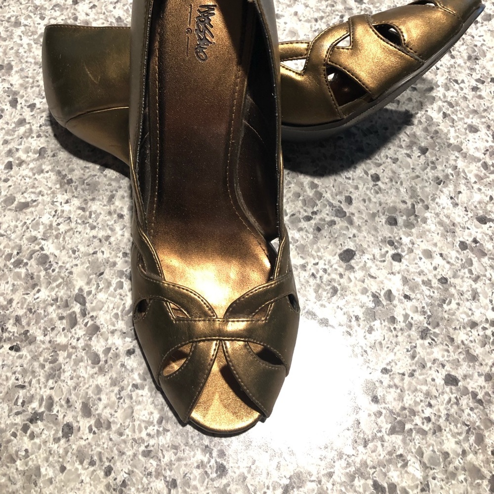 Gold Metallic Cutout Heels- Size 10